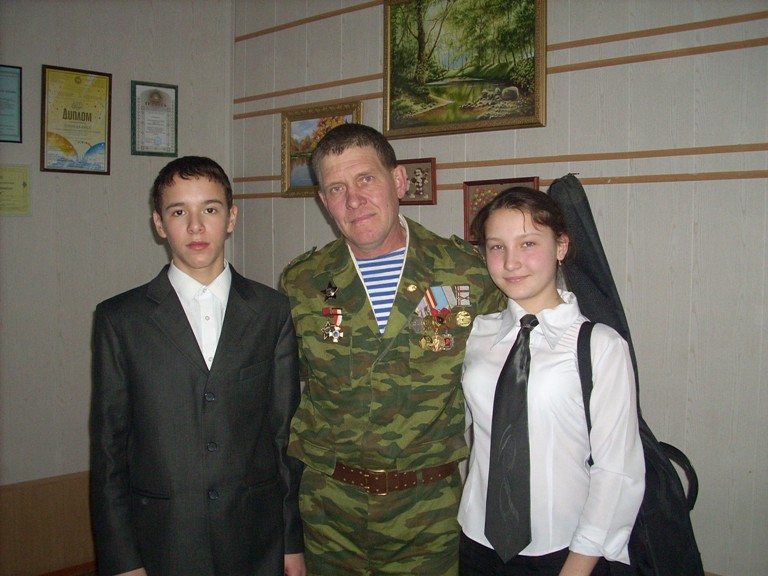 С героем